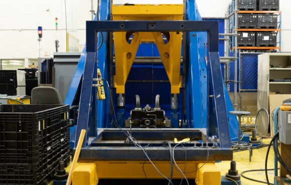 Photograph of Kinectrics' random input motion table