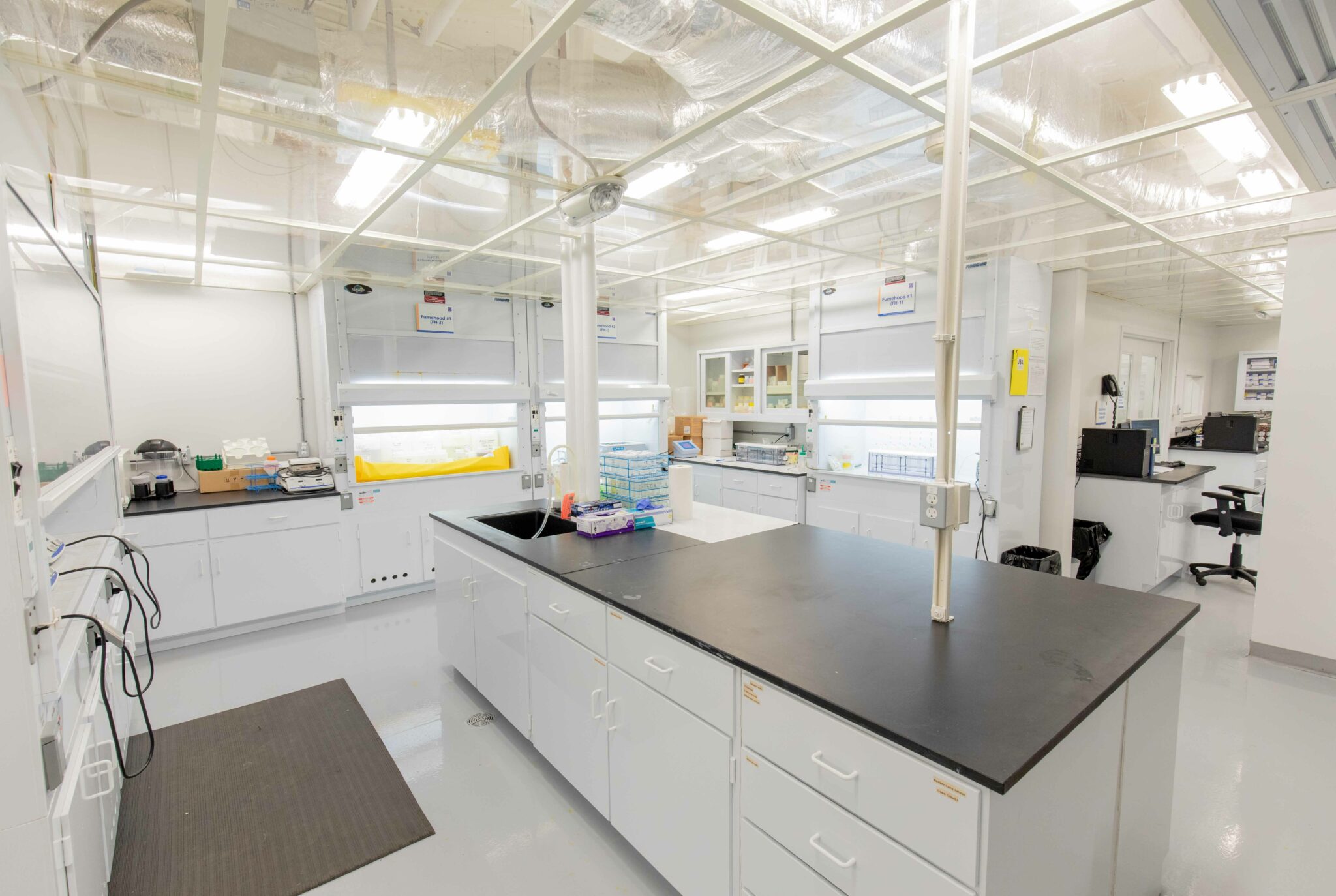 Interior photograph of the Kinectrics dosimetry services facility