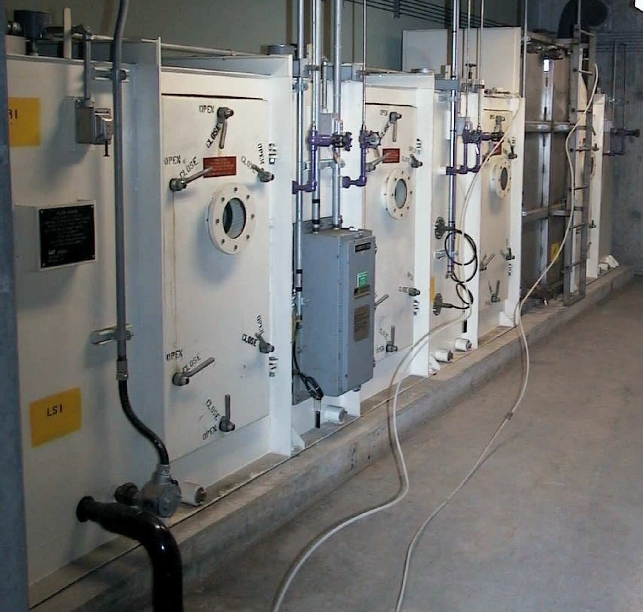 Filter performance testing machines